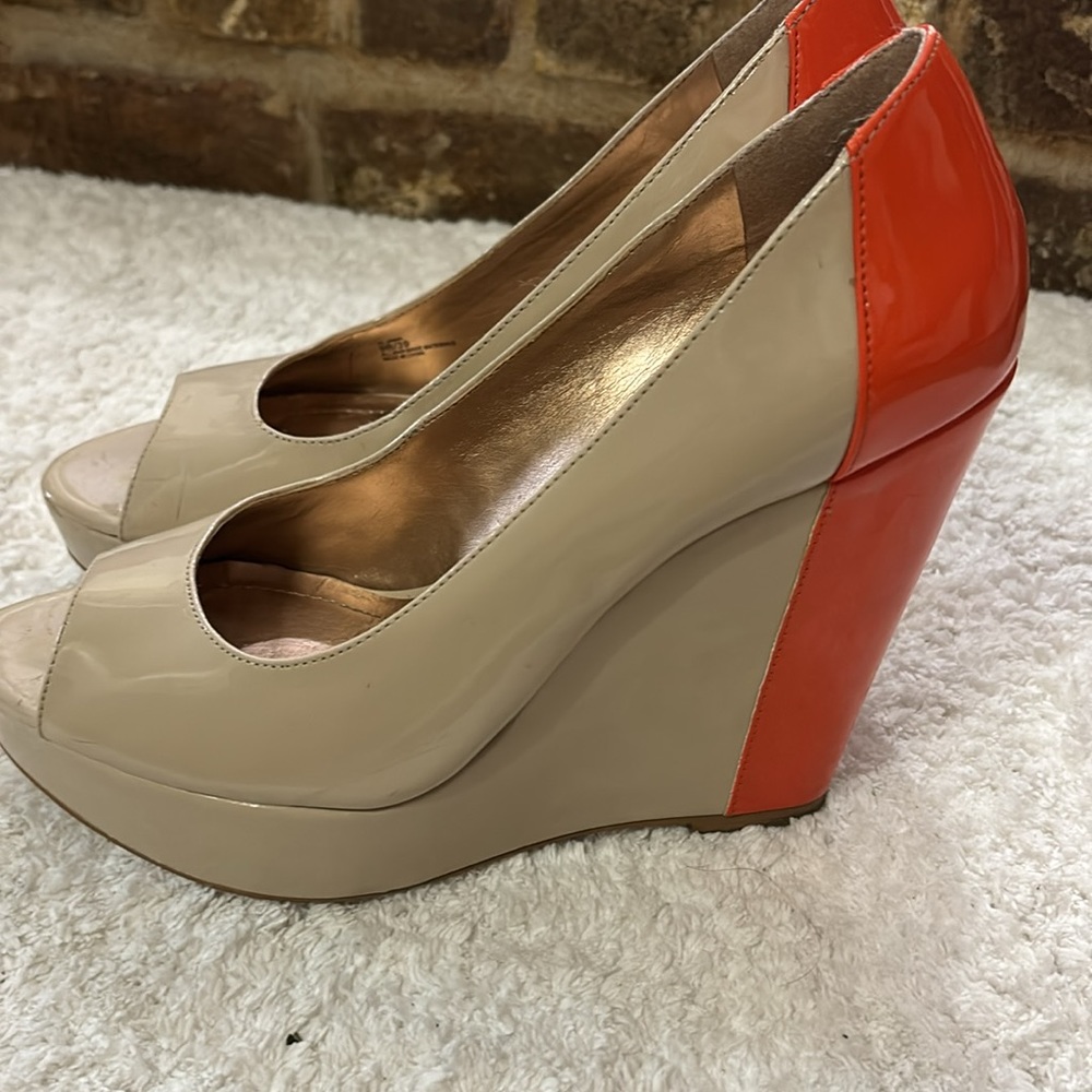 Women’s size 9 bcbg wedges - Picture 2 of 6